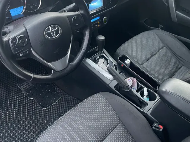 Toyota Corolla - фото 2