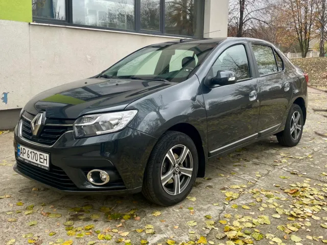 Renault Logan - фото 1