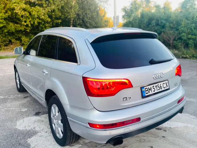 Audi Q7 - фото 3