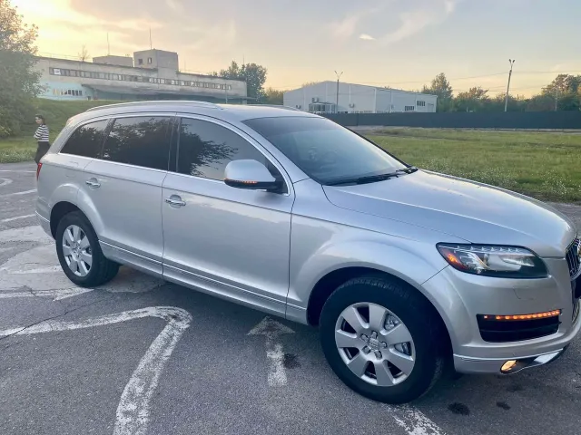 Audi Q7 - фото 5