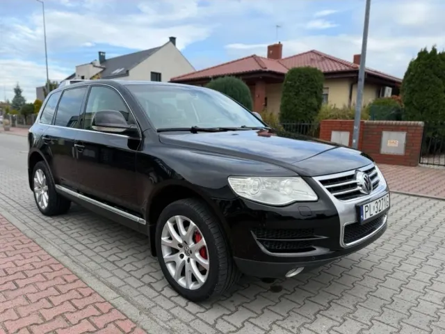 Volkswagen Touareg - фото 1