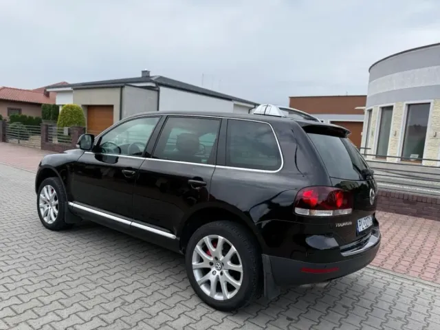 Volkswagen Touareg - фото 4