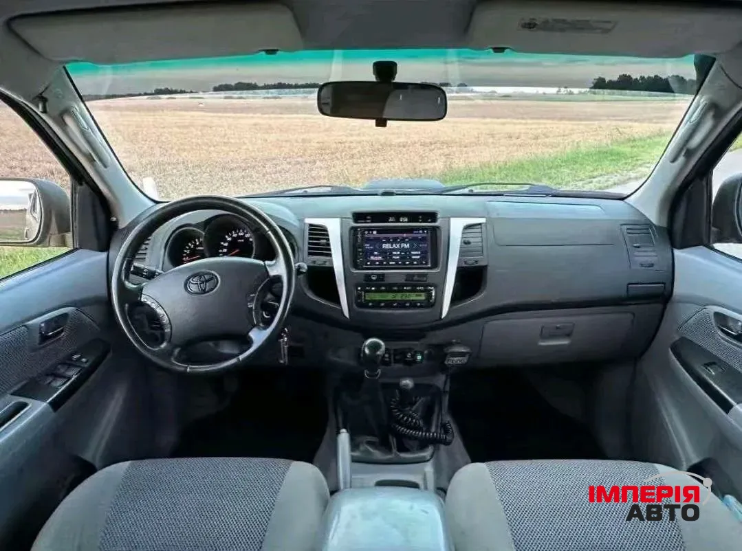 Toyota Hilux - фото 4