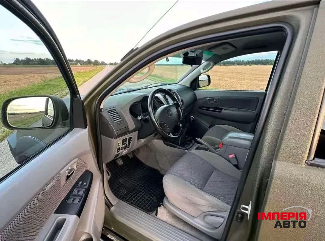 Toyota Hilux - фото 7