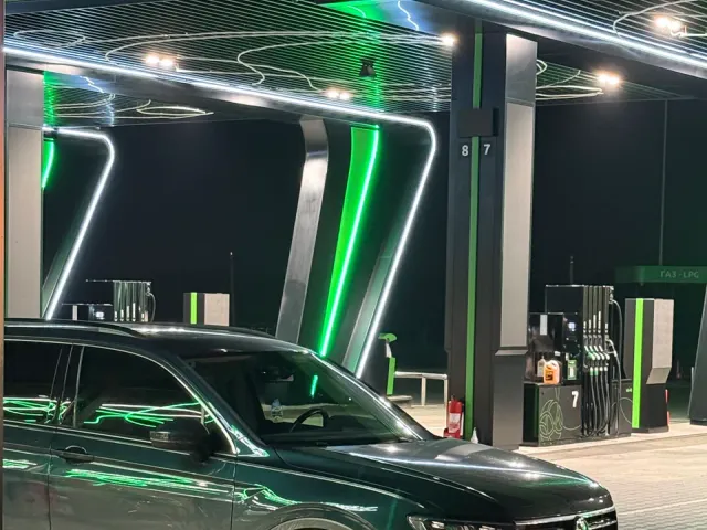 Volkswagen Tiguan - фото 1