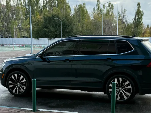 Volkswagen Tiguan - фото 4