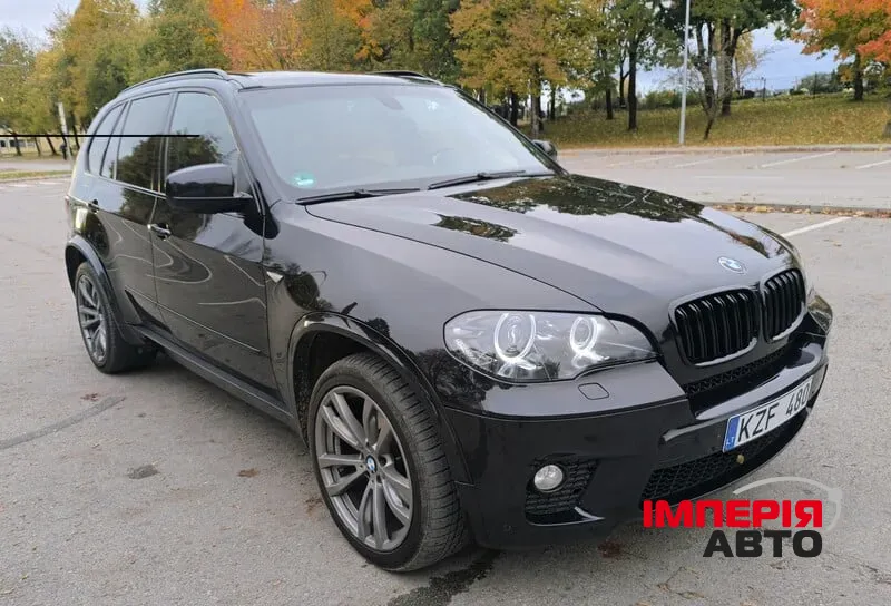 BMW X5 - фото 1