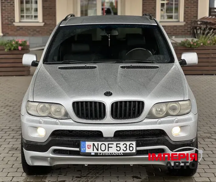 BMW X5 - фото 1