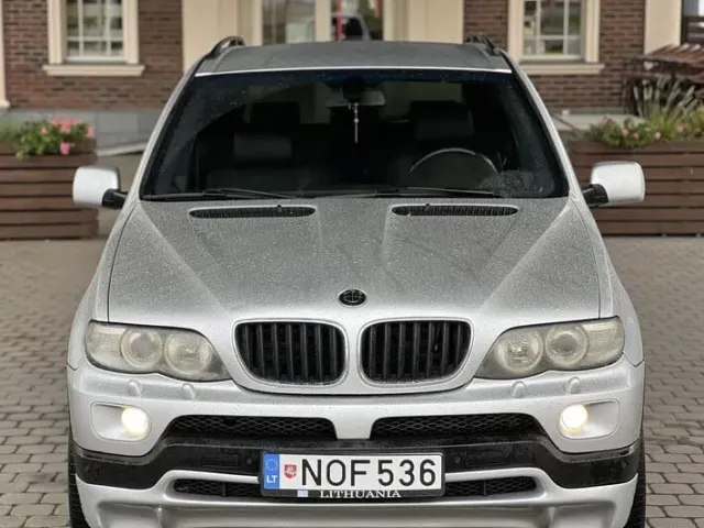 BMW X5 - фото 1