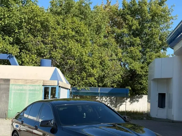 BMW 5 серії - фото 1