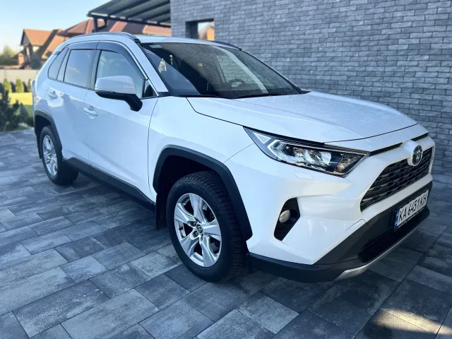 Toyota RAV4 - фото 3