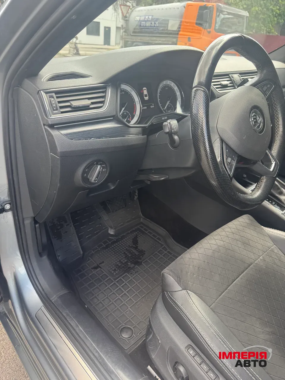 Skoda Superb - фото 15