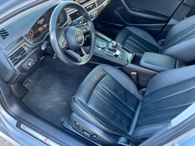 Audi A4 - фото 5