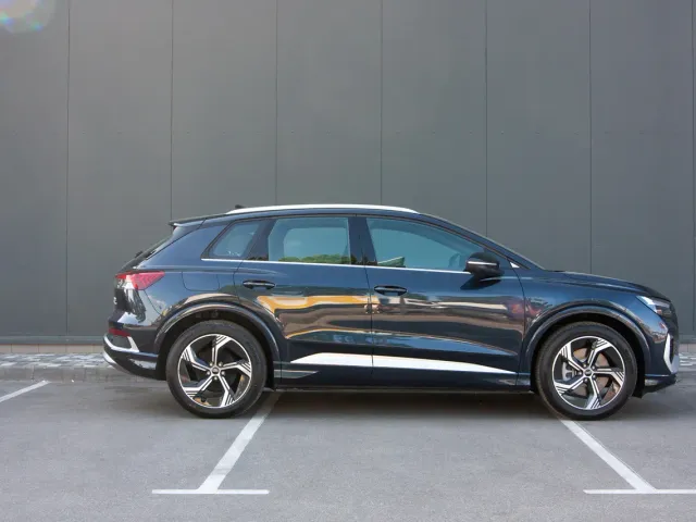 Audi Q4 e-tron - фото 4