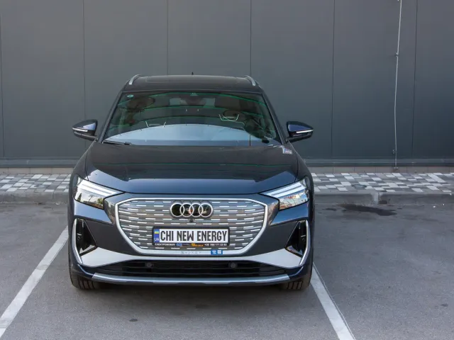 Audi Q4 e-tron - фото 2