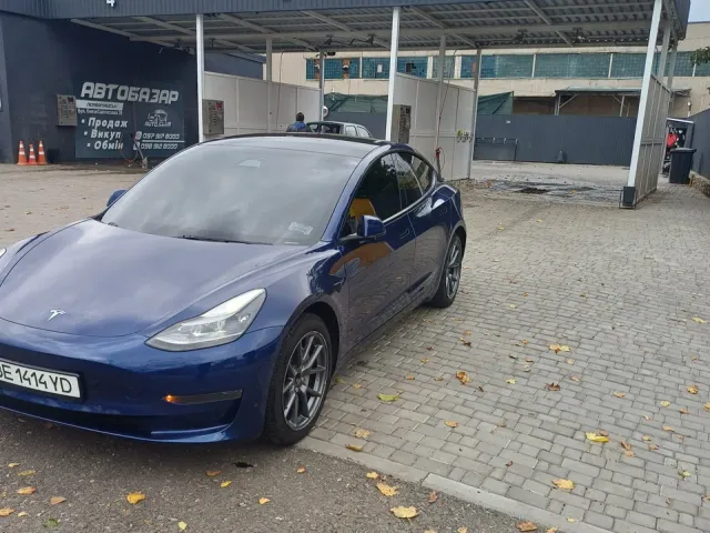 Tesla Model 3 - фото 5
