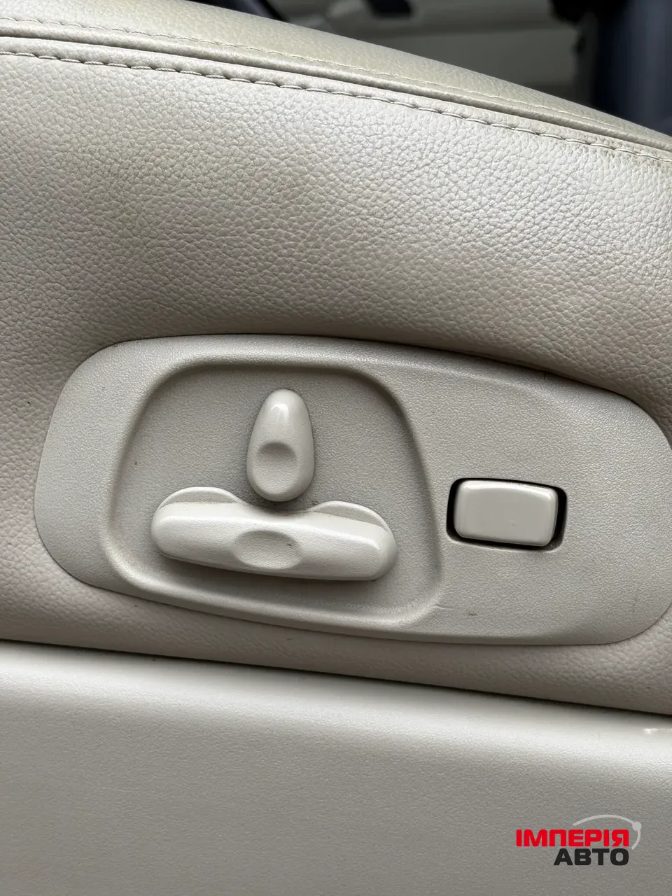 Mitsubishi Pajero - фото 11