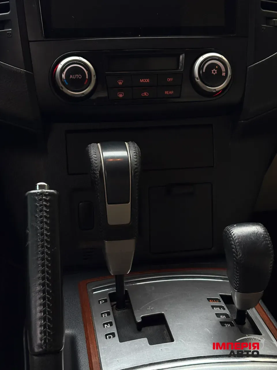 Mitsubishi Pajero - фото 12