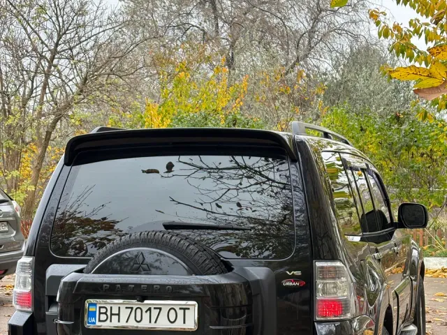 Mitsubishi Pajero - фото 3