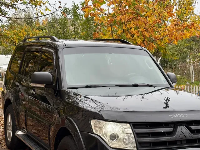 Mitsubishi Pajero - фото 2
