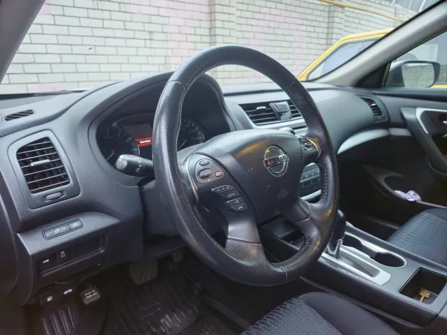 Nissan Altima - фото 3
