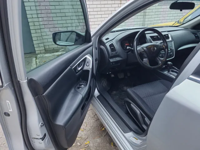 Nissan Altima - фото 2