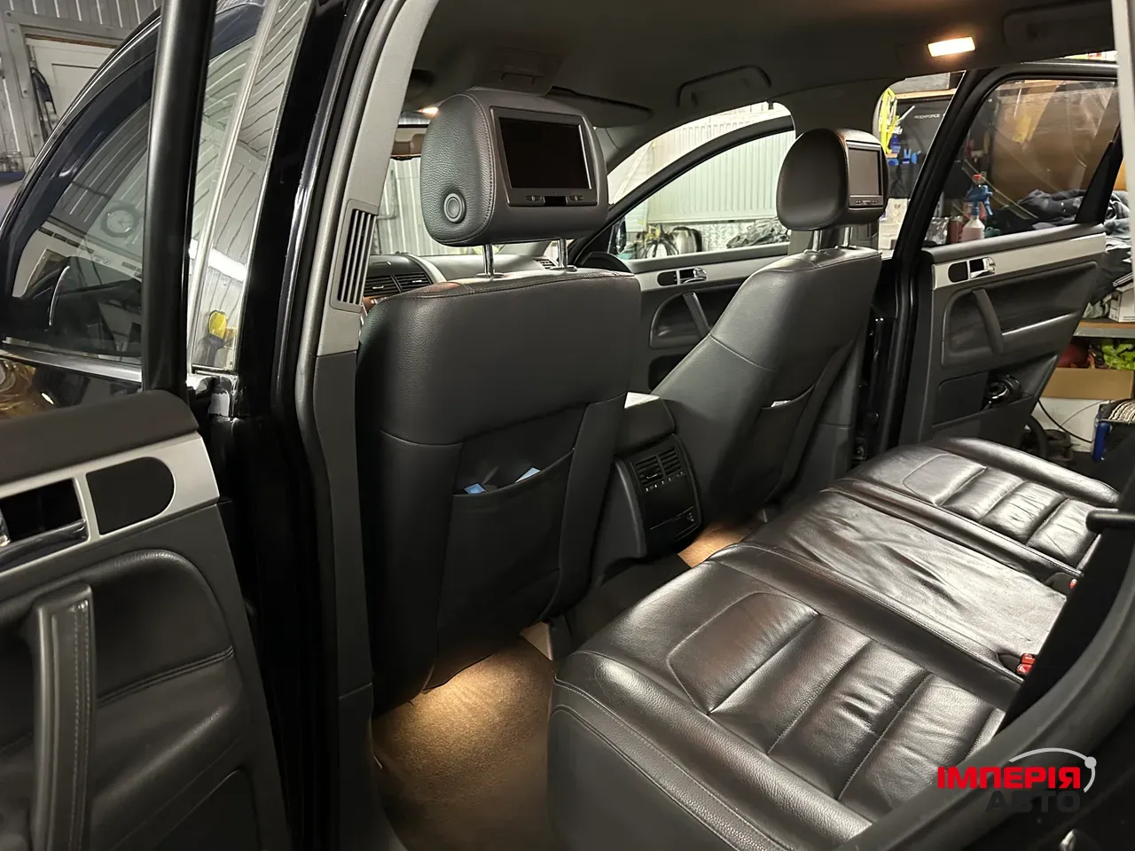 Volkswagen Touareg - фото 14