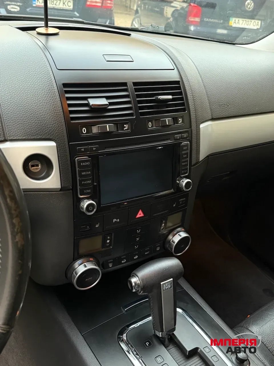 Volkswagen Touareg - фото 24