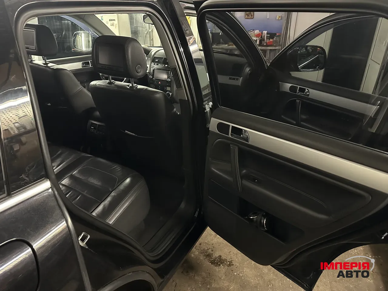 Volkswagen Touareg - фото 9