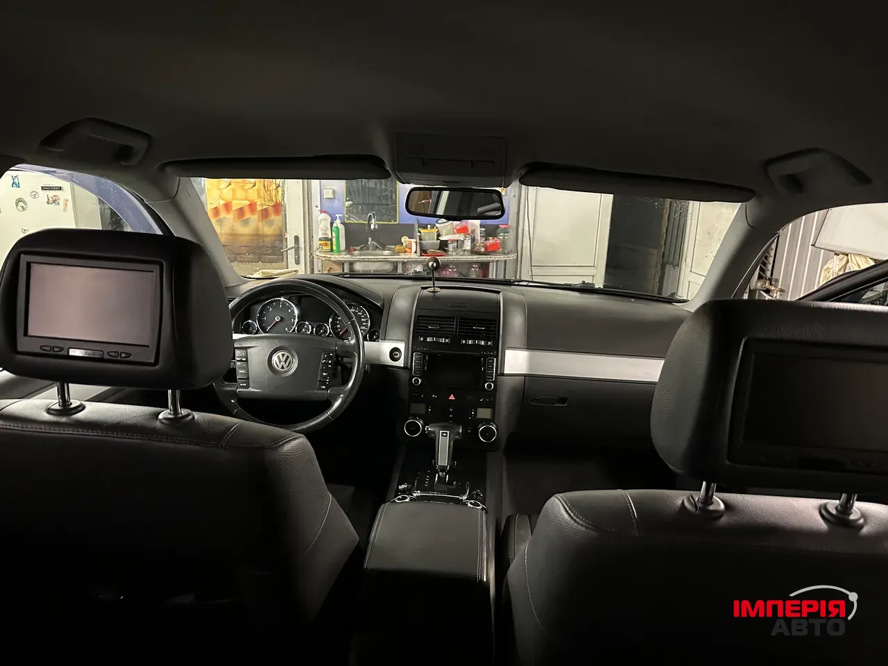 Volkswagen Touareg - фото 11