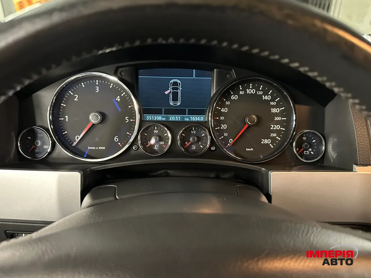 Volkswagen Touareg - фото 17