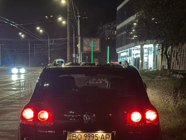 Volkswagen Touareg - фото 3