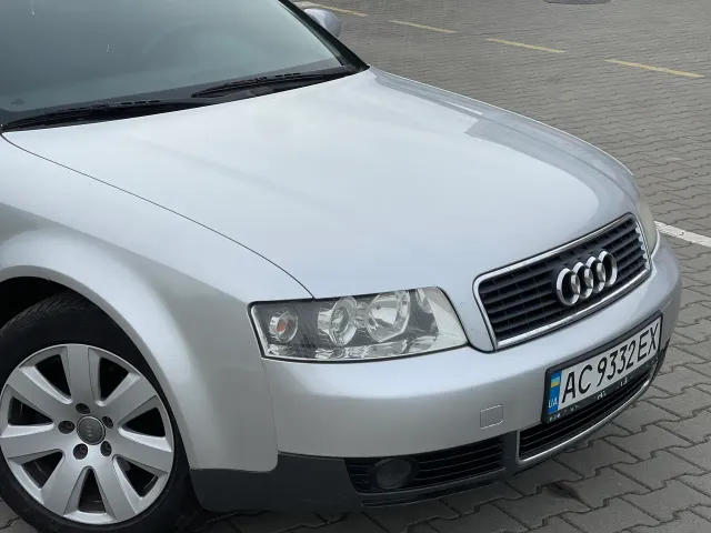 Audi A4 - фото 2