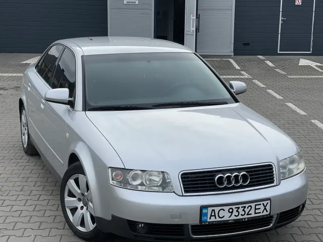 Audi A4 - фото 3