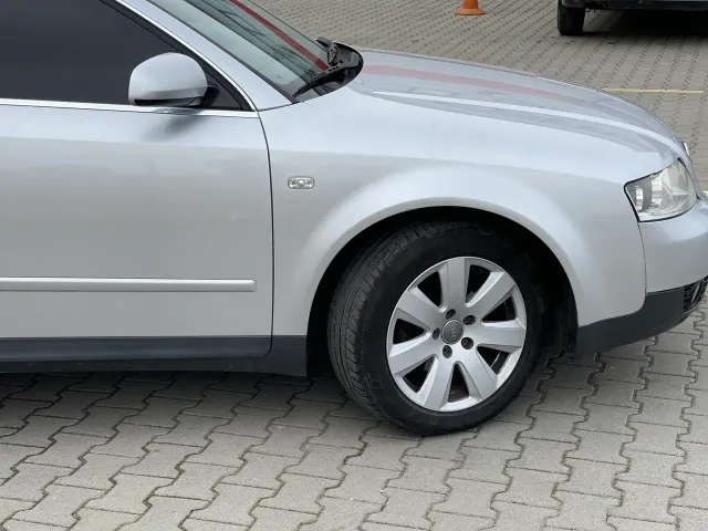 Audi A4 - фото 4