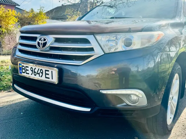 Toyota Highlander - фото 3