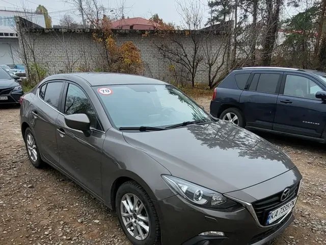 Mazda 3 - фото 3