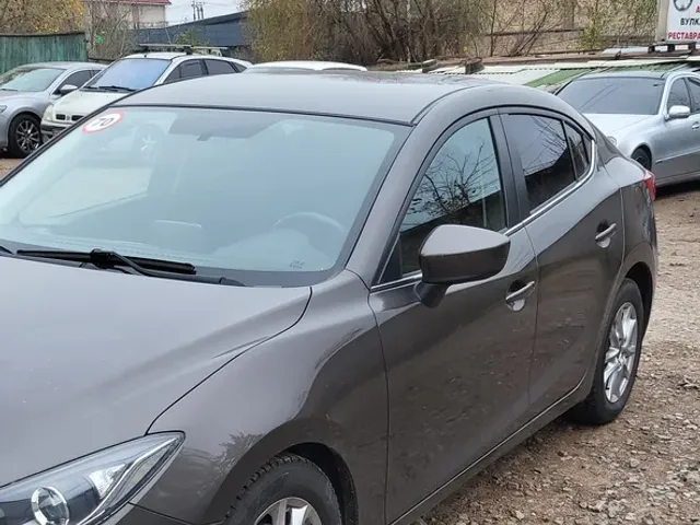 Mazda 3 - фото 2