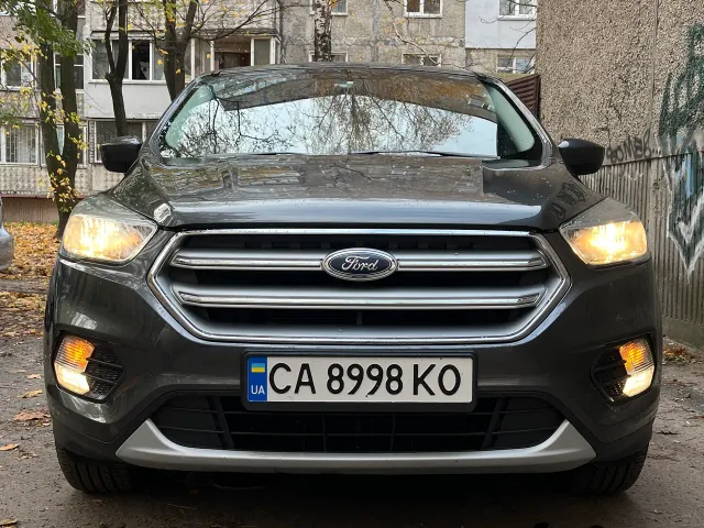 Ford Escape - фото 1