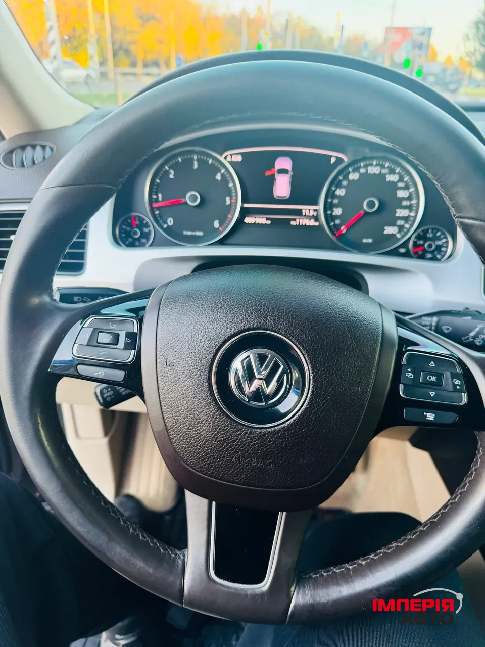 Volkswagen Touareg - фото 11