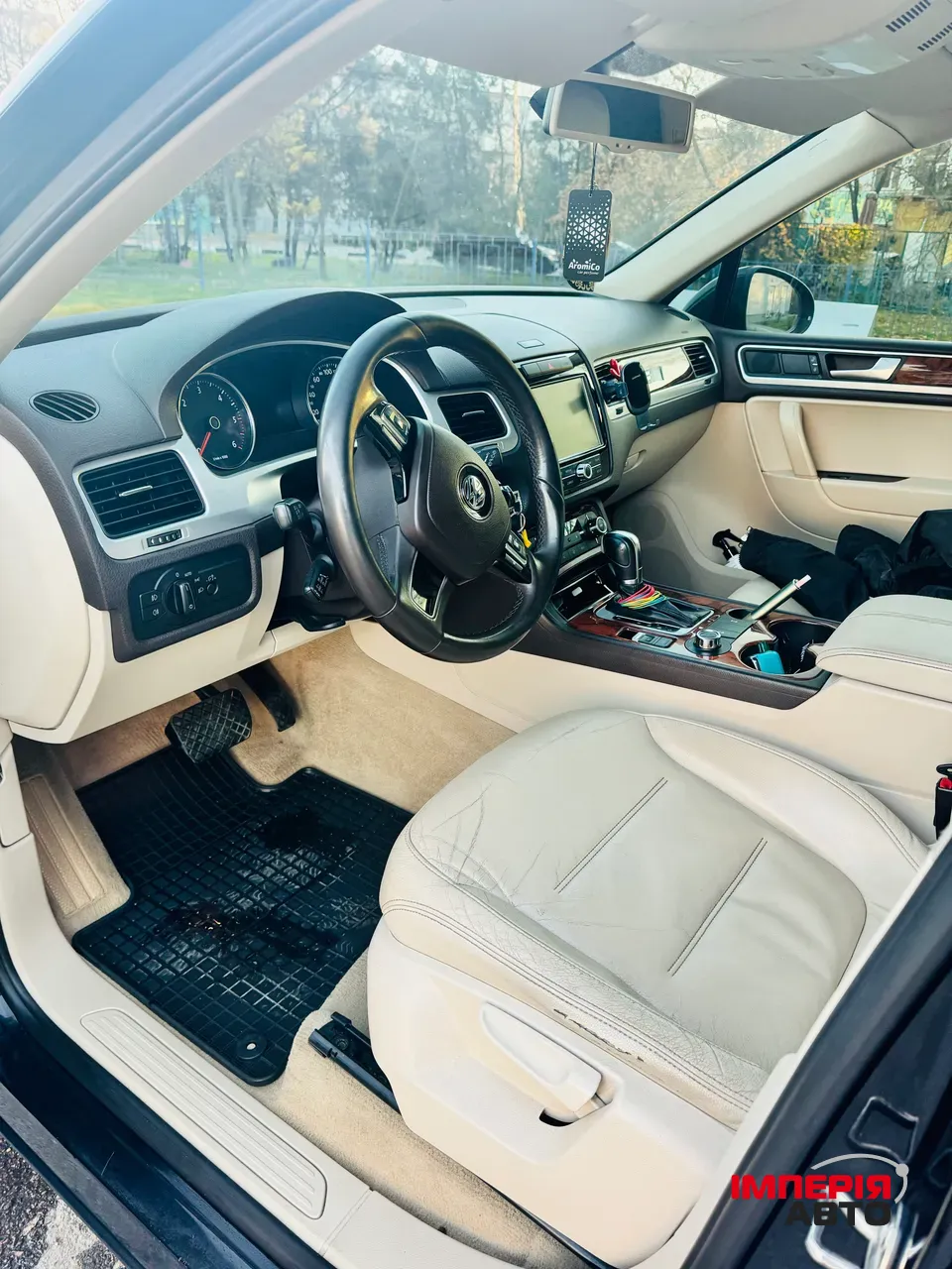 Volkswagen Touareg - фото 12