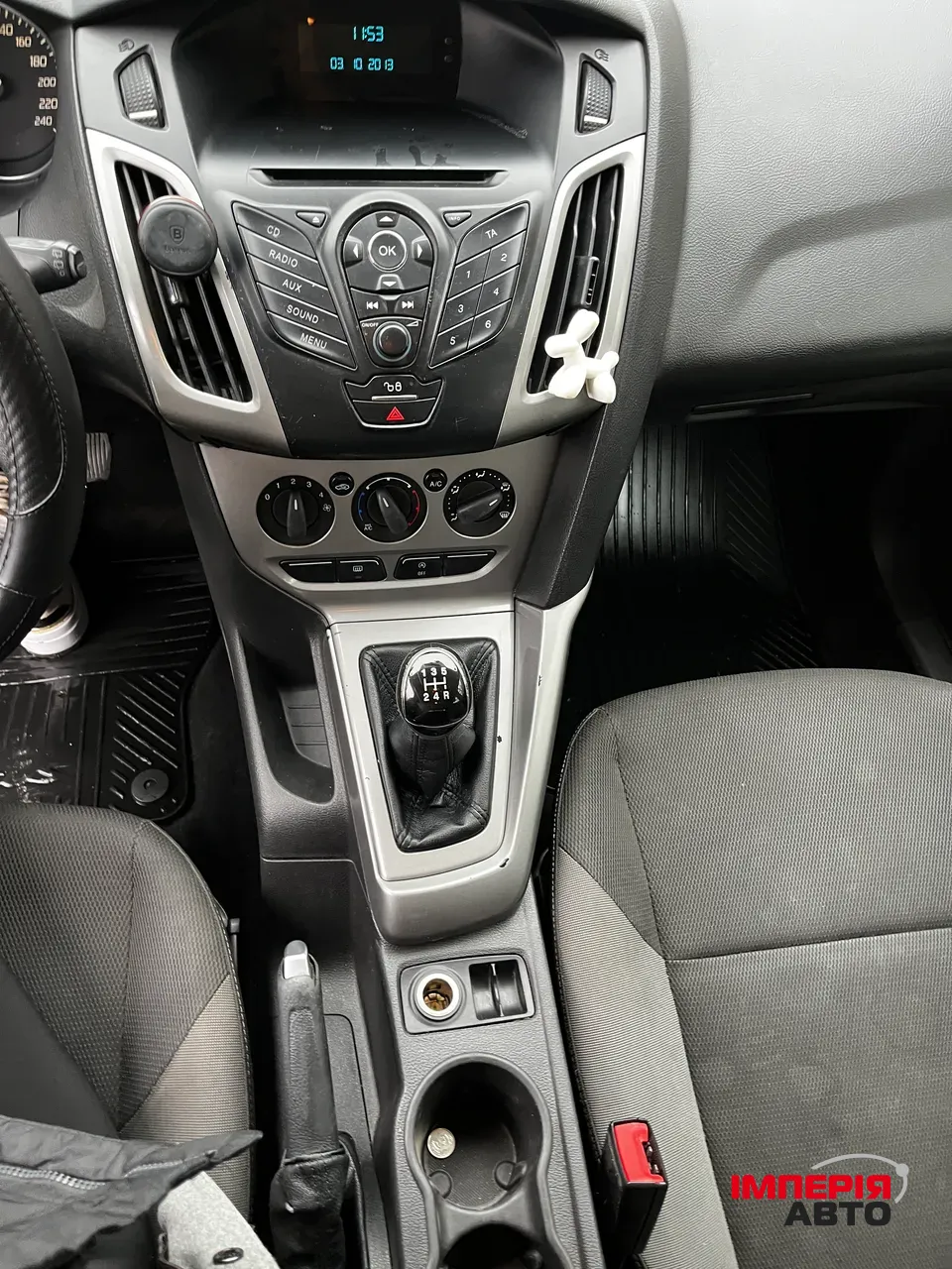 Ford Focus - фото 7