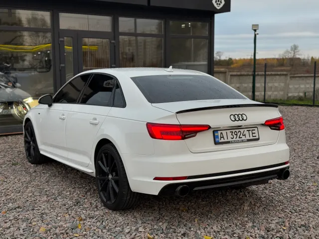 Audi A4 - фото 4