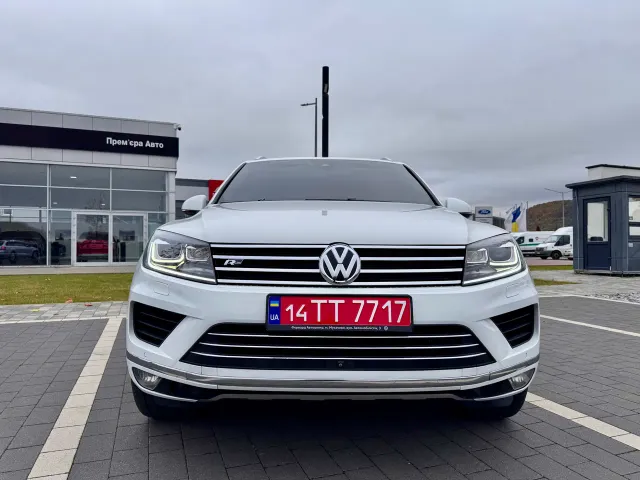 Volkswagen Touareg - фото 3