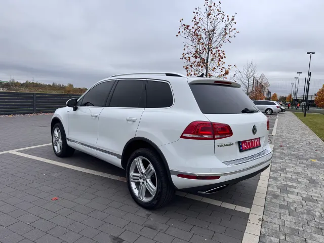 Volkswagen Touareg - фото 4