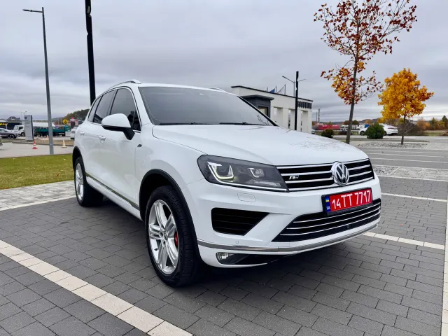 Volkswagen Touareg - фото 1