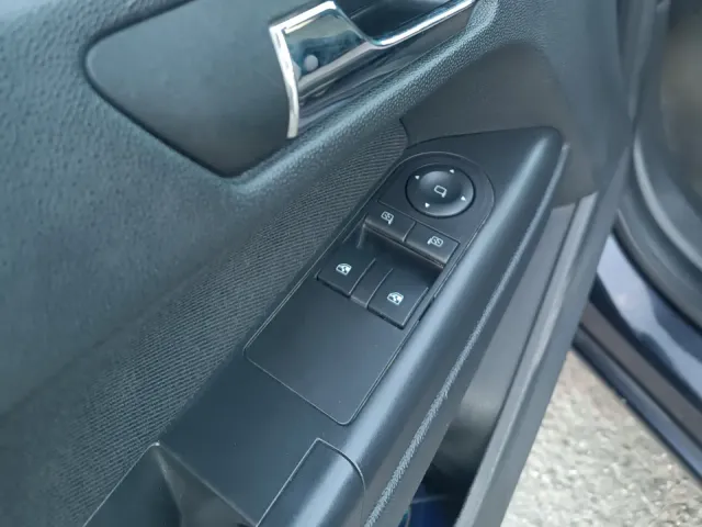 Opel Astra - фото 4