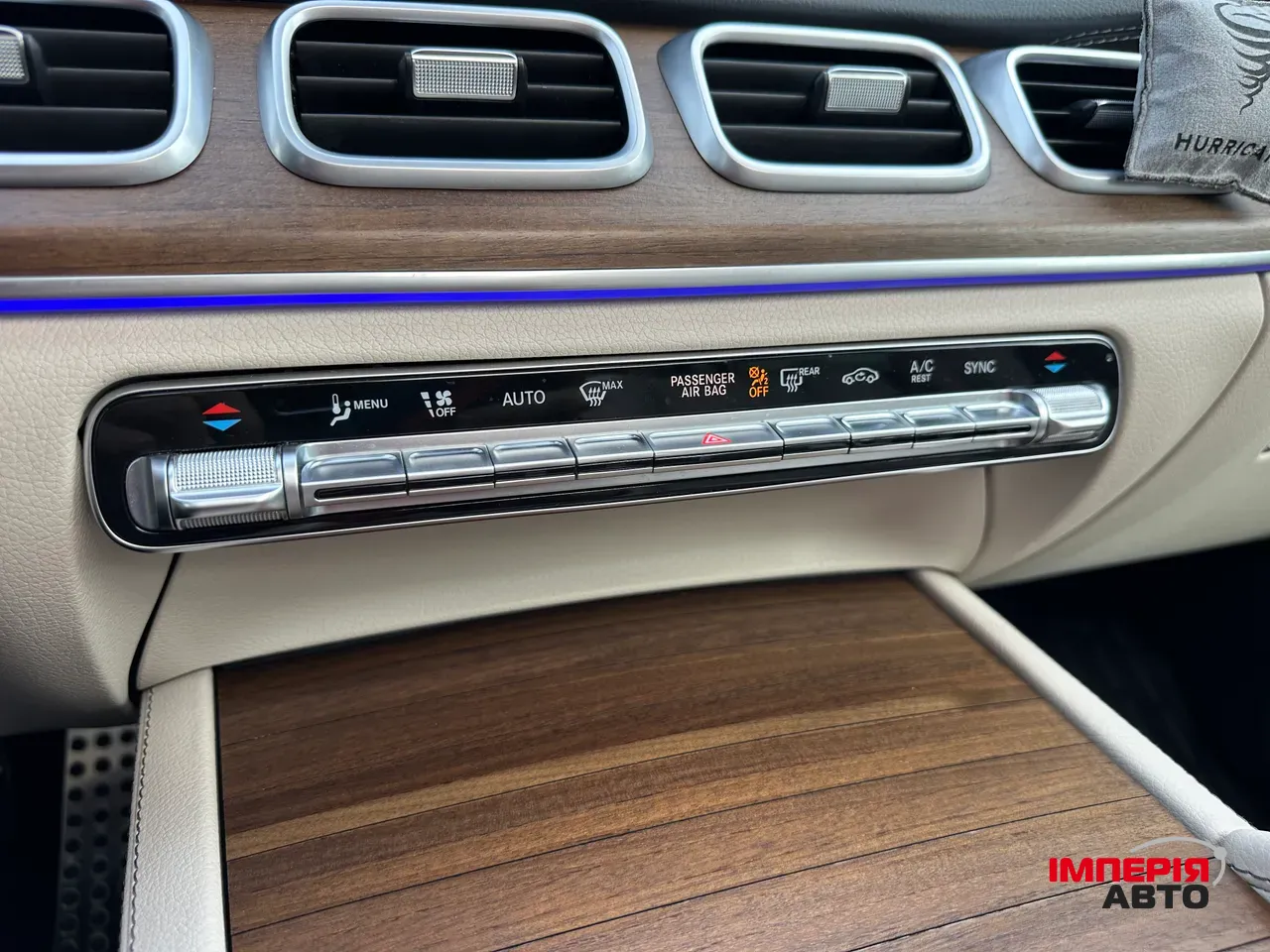 Mercedes-Benz GLS - фото 36