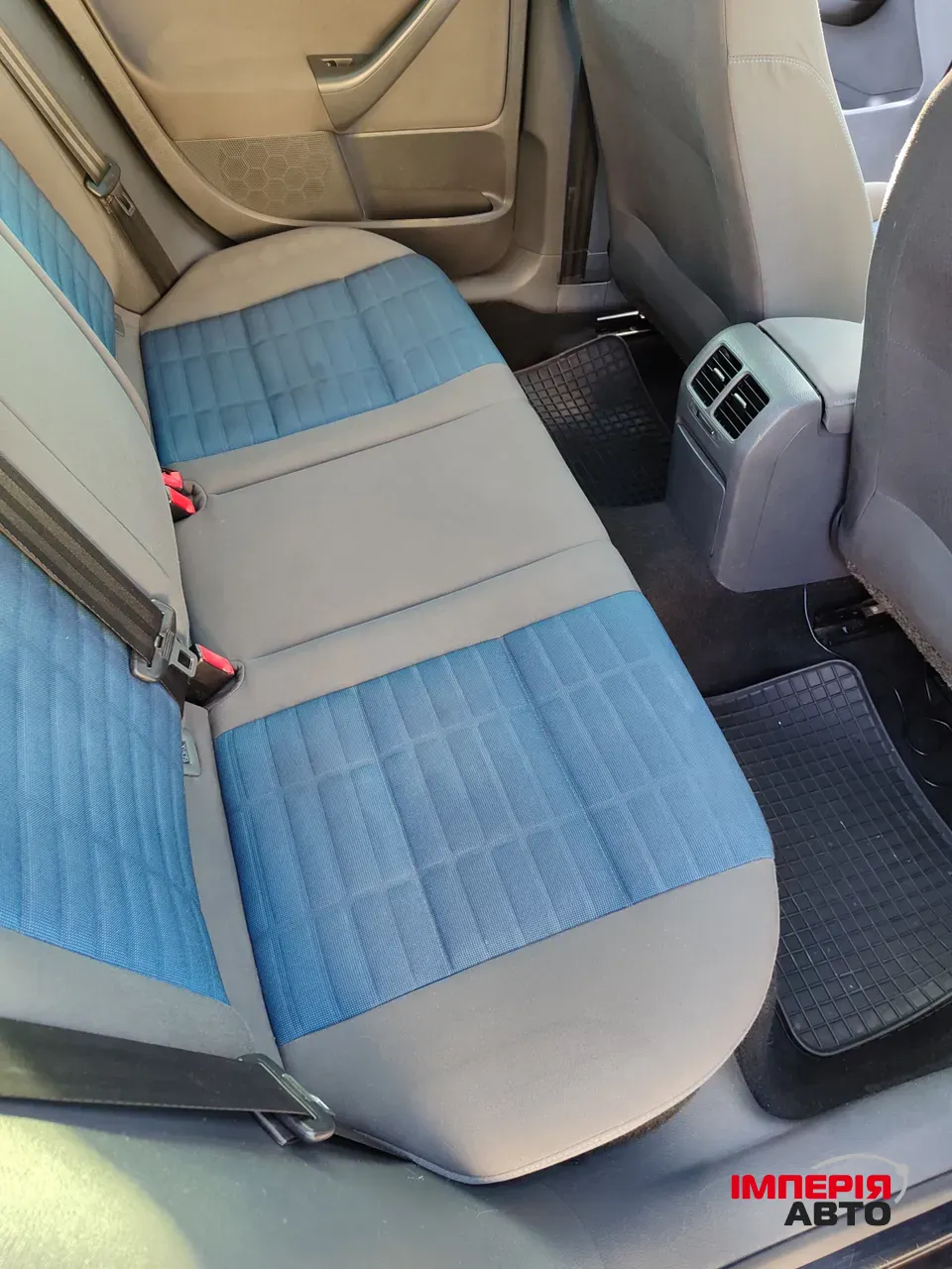 Volkswagen Golf - фото 16