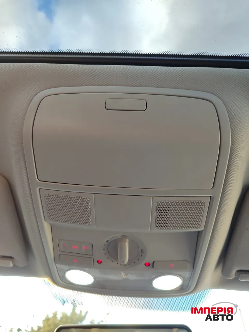 Volkswagen Golf - фото 8